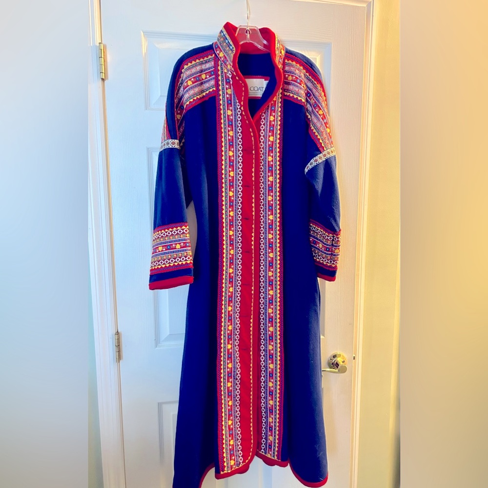 Vintage Nordic Hand-Embroidered Wool long Woman’s Coat by Samii. Size Small.